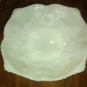 Vintage Milk Glass Fruit Bowl Platter 10"